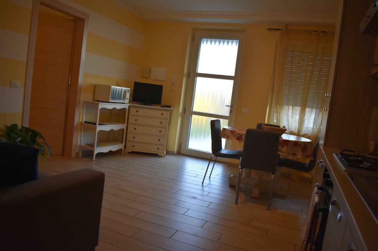 Mimosa Apartments 소리아노델라고 외부 사진